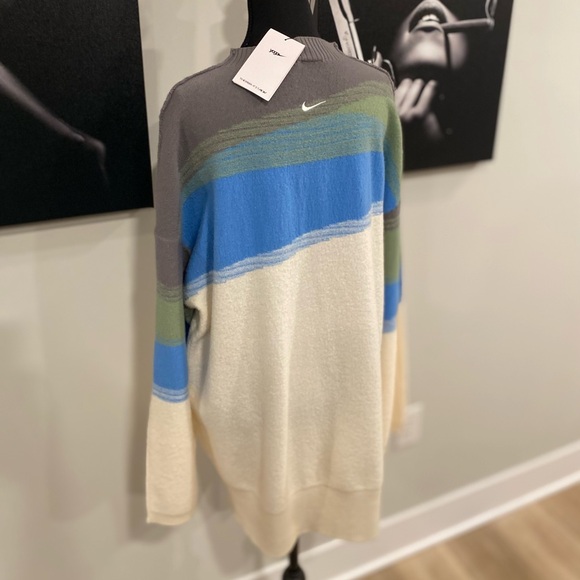 Nike Yoga Therma-FIT ADV Long Sleeve Tunic - Picture 11 of 16